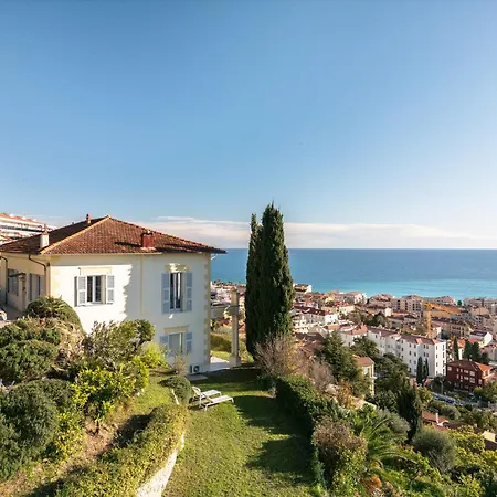 Magnifique D'époque Vue Mer, à 12 Min à Pieds *