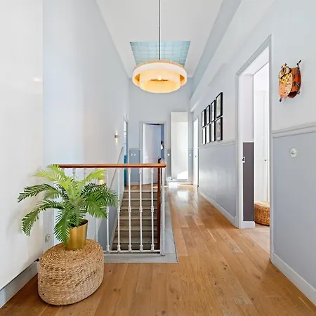 Villa Magnifique D'époque Vue Mer, à 12 Min à Pieds Menton