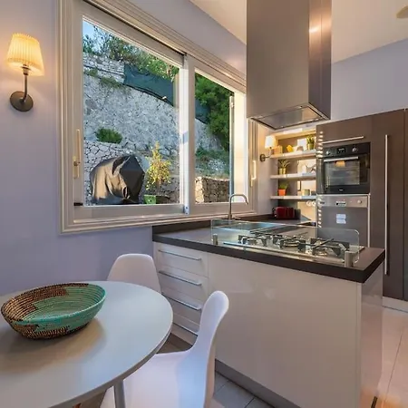 Villa Magnifique D'epoque Vue Mer, A 12 Min A Pieds Menton