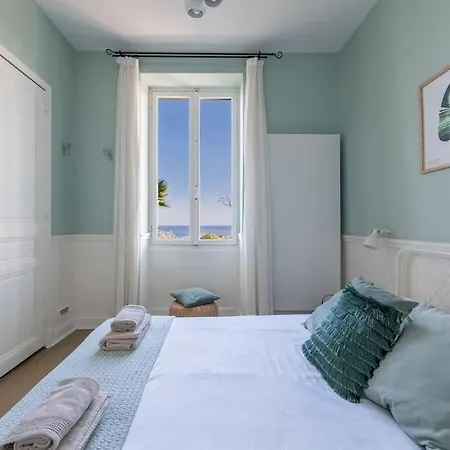 Magnifique D'epoque Vue Mer, A 12 Min A Pieds Menton