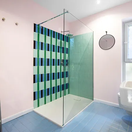 Magnifique D'epoque Vue Mer, A 12 Min A Pieds Menton