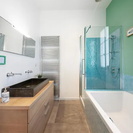 Villa Magnifique D'époque Vue Mer, à 12 Min à Pieds *